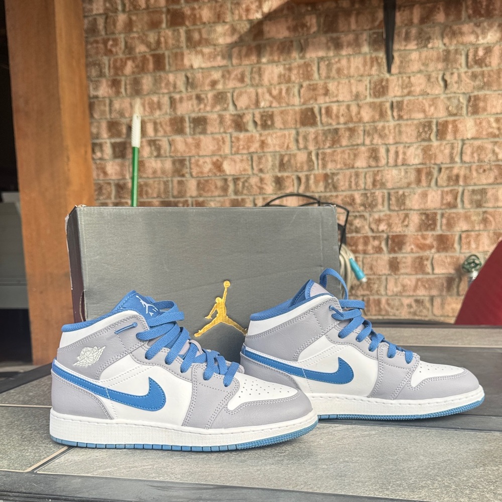 Jordan Mid Sneakers in Blue and Gray